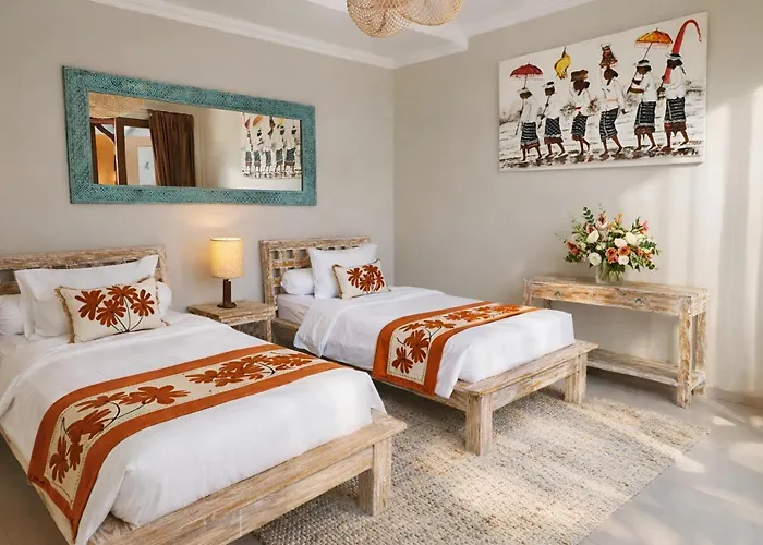 Villa Amaluna Iv - 3bdr, Private Pool, Near Center Seminyak